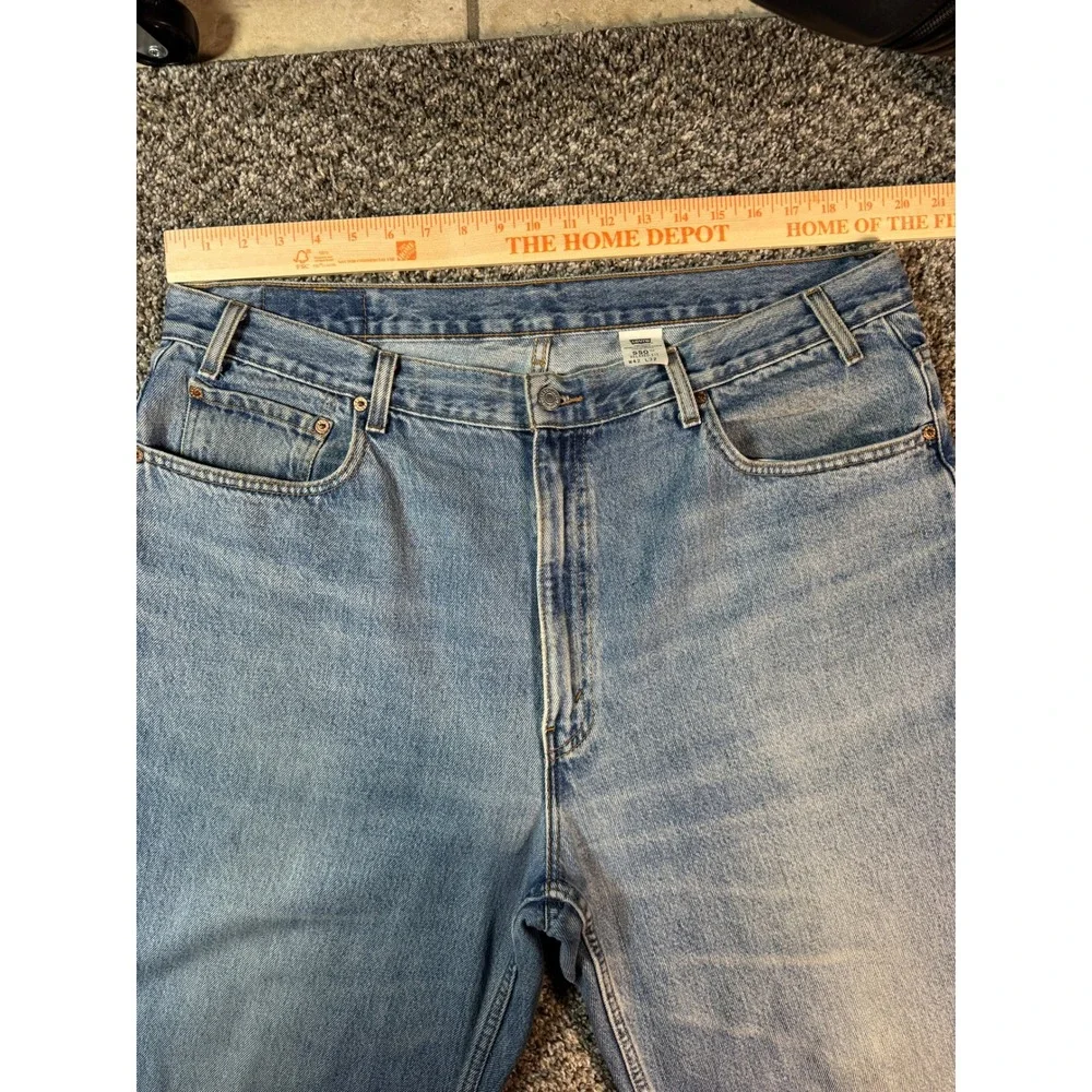 Levi's 550 Relaxed Fit Size 42x32 Light Wash Denim Blue Jeans 0301 Vintage